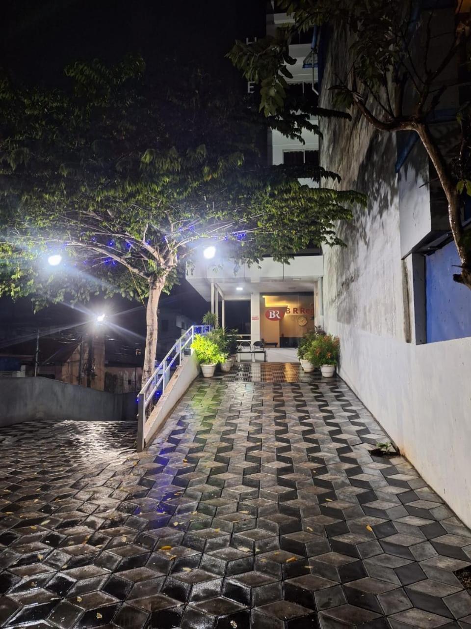 Hotel B R Regency Thiruvananthapuram Eksteriør bilde