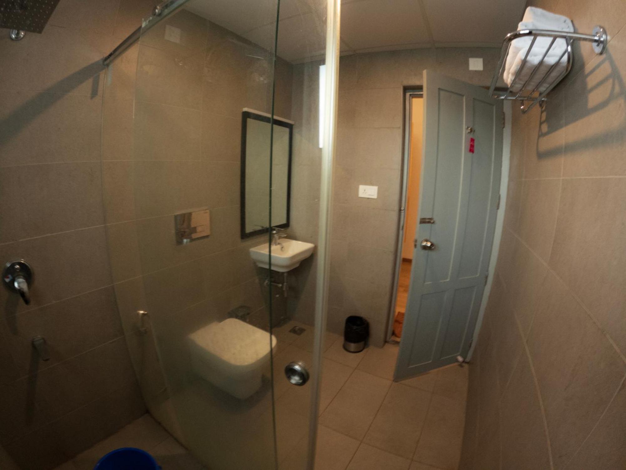 Hotel B R Regency Thiruvananthapuram Eksteriør bilde