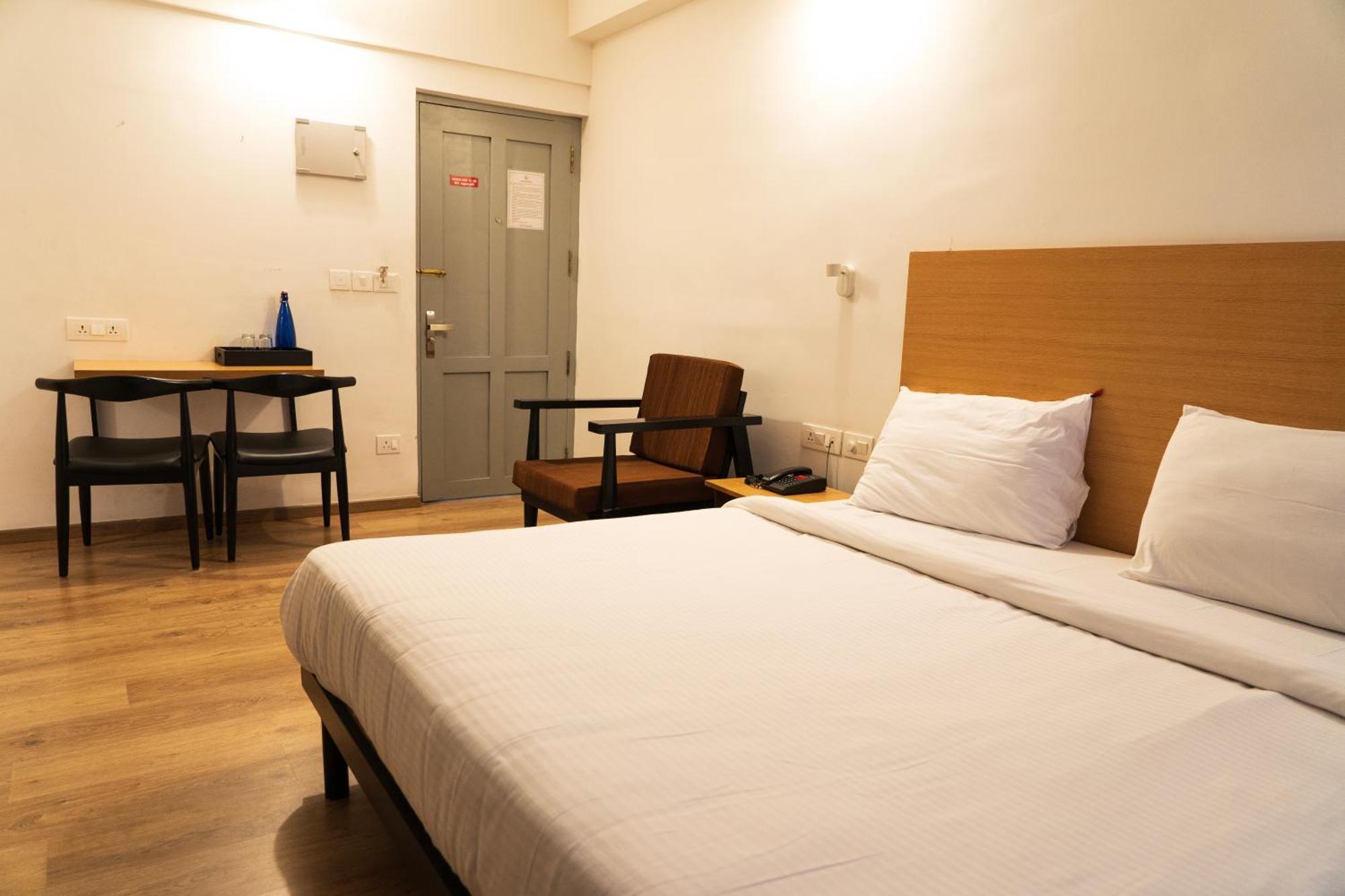 Hotel B R Regency Thiruvananthapuram Eksteriør bilde