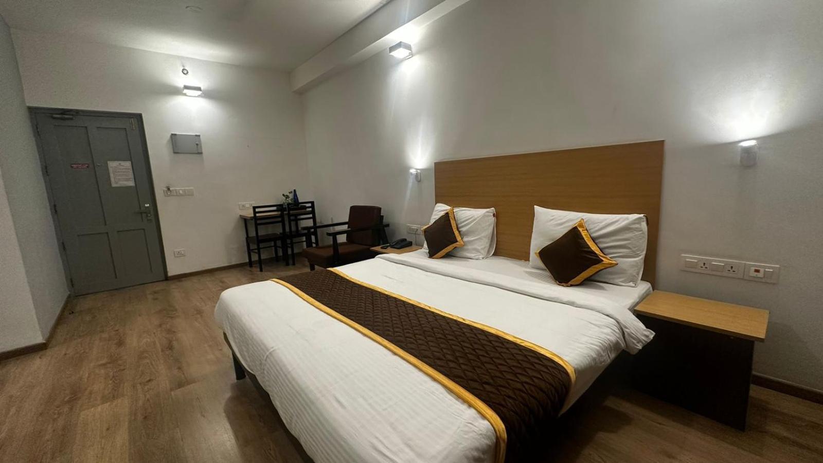 Hotel B R Regency Thiruvananthapuram Eksteriør bilde