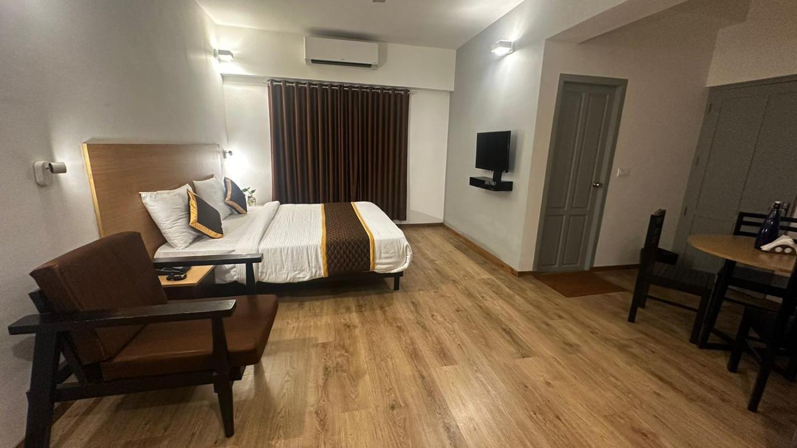 Hotel B R Regency Thiruvananthapuram Eksteriør bilde