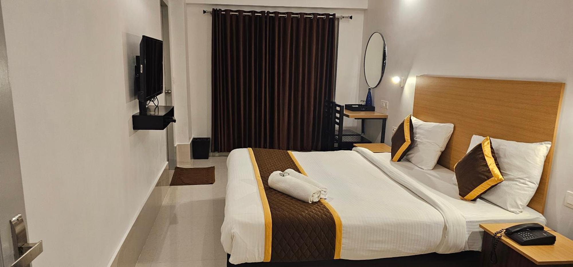 Hotel B R Regency Thiruvananthapuram Eksteriør bilde