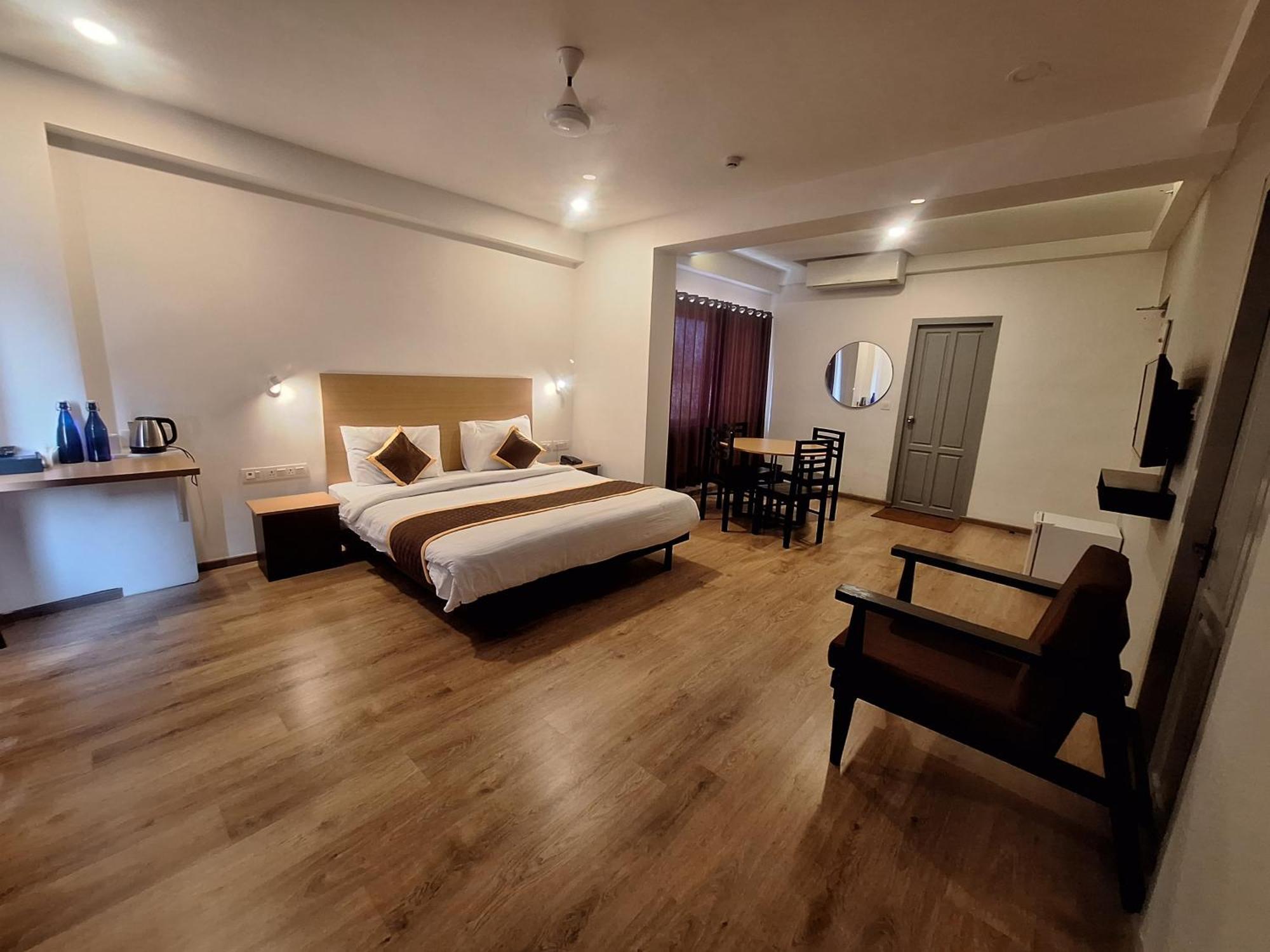 Hotel B R Regency Thiruvananthapuram Eksteriør bilde